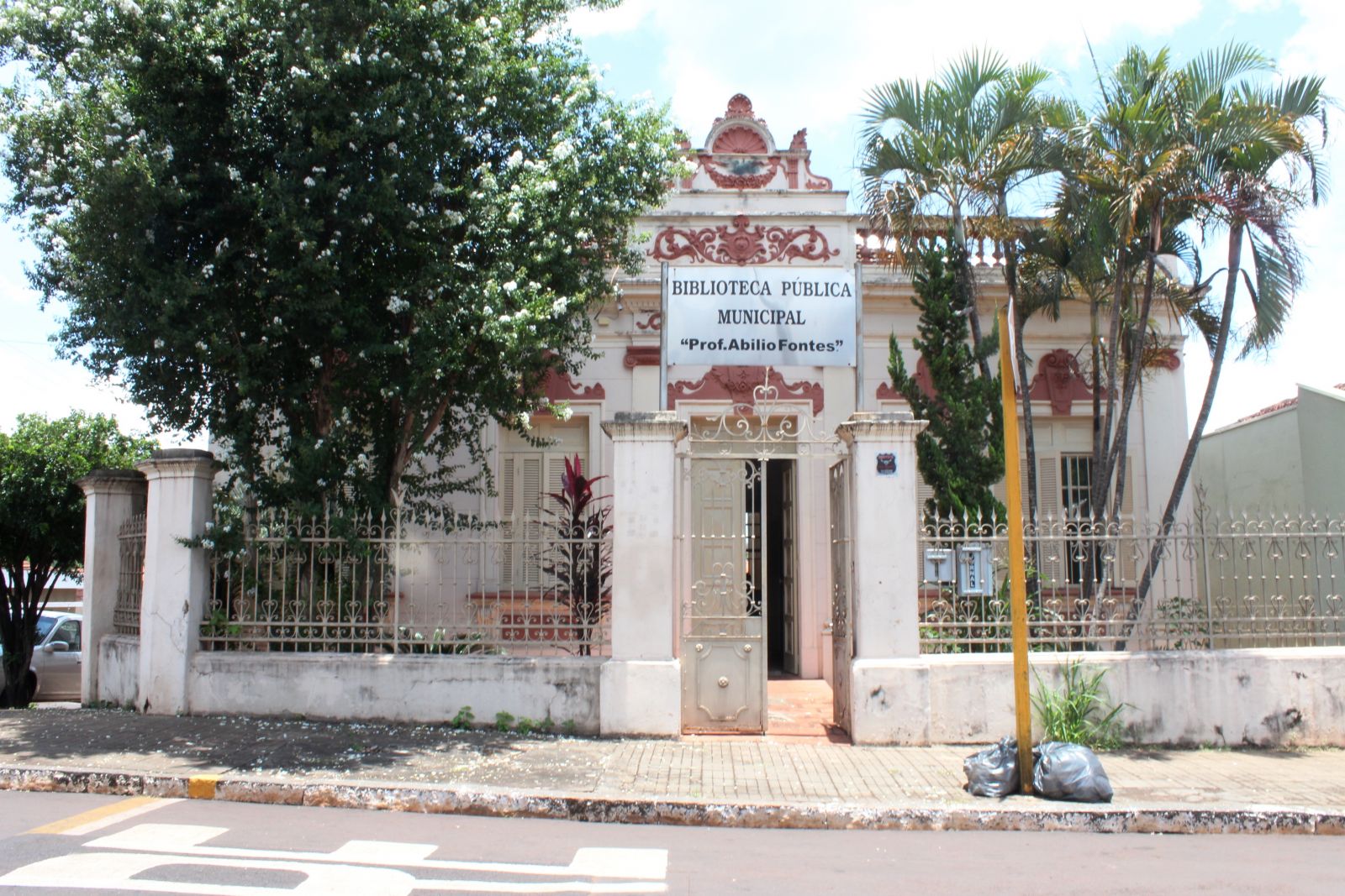 Santa Cruz do Rio Pardo - Biblioteca Municipal Professor Abílio Fontes  -ipatrimônio